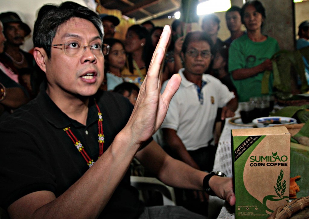 Senator Kiko Pangilinan and Sumilao corn coffee