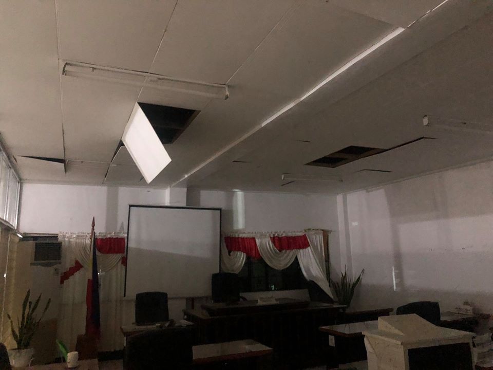 Kadingilan SB Hall shows signs of damage, cracks